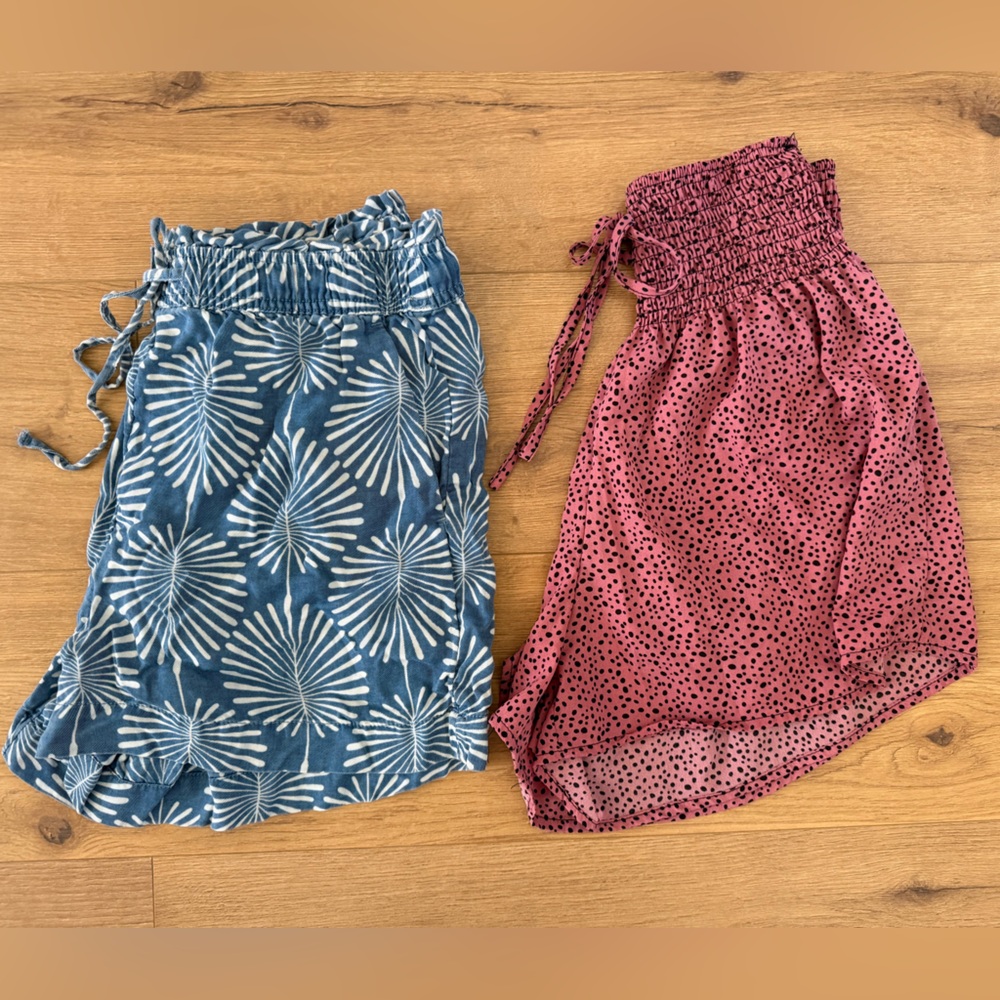 Patterned flowy shorts